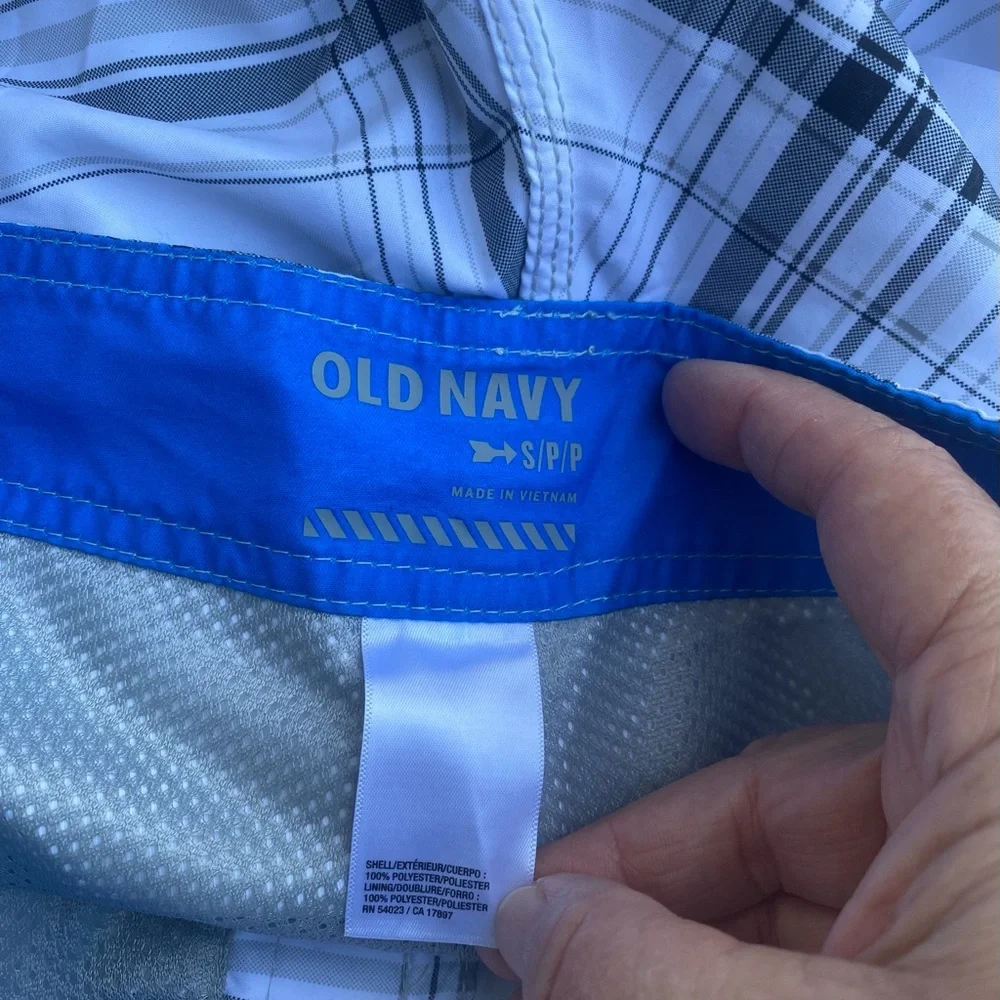 NWT Old Navy - Mens surf/board shorts (white & gray plaid) & mesh underwear, S